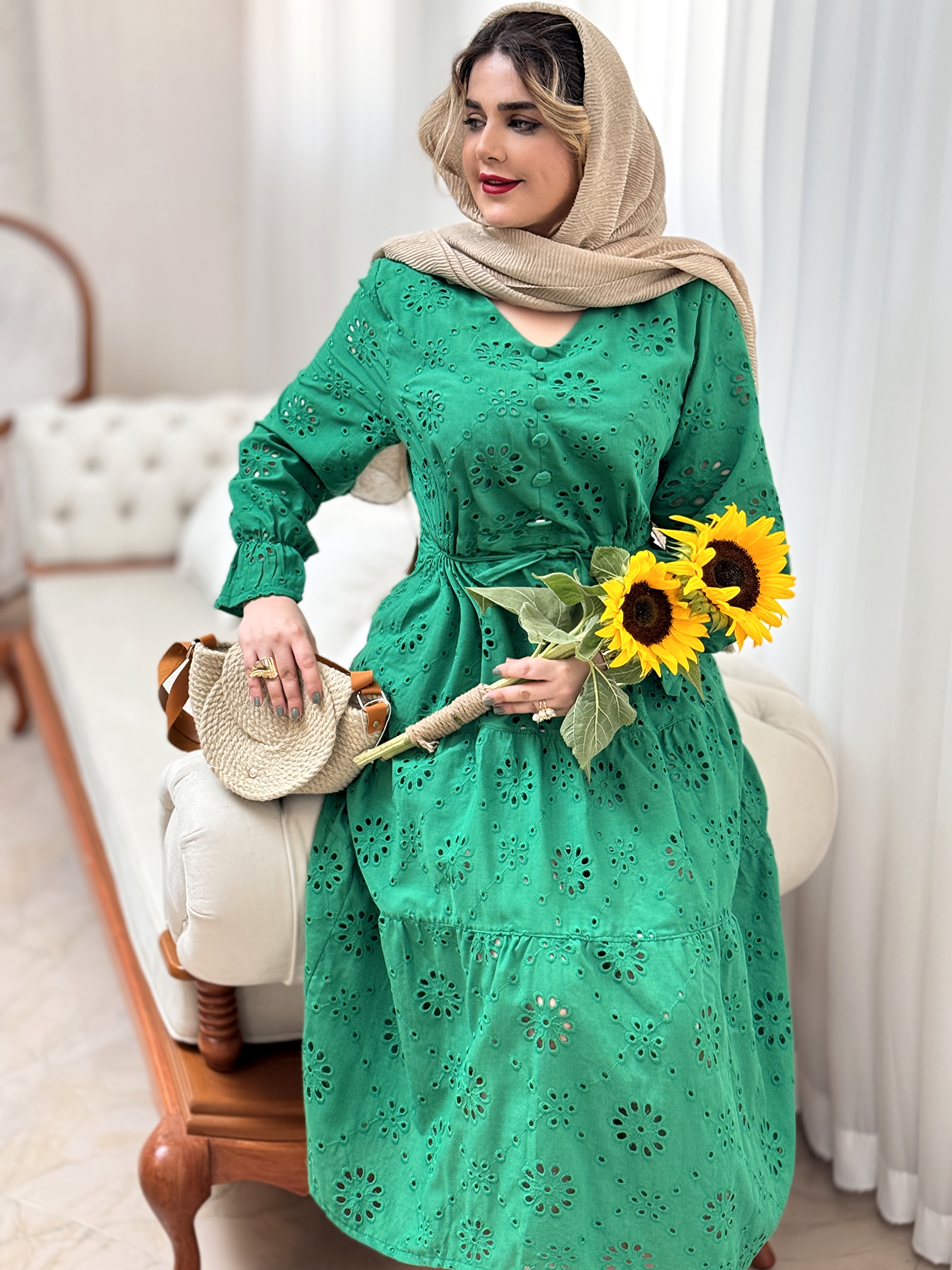 پیراهن سوزندوزی گلاره 1994