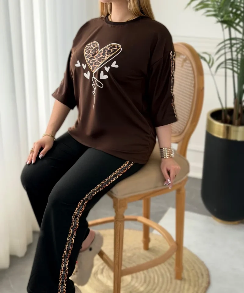 نمای جلوی گلدوزی‌ قلبی